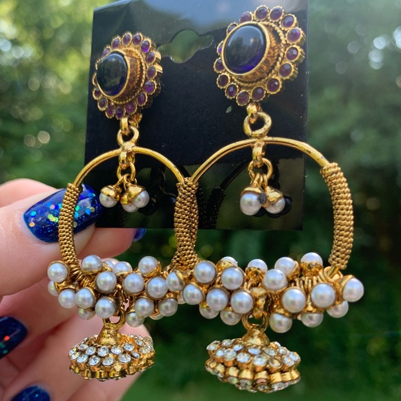 NWT Funky Pearl & Rhinestone Statement Earrings - Picture 2 of 9